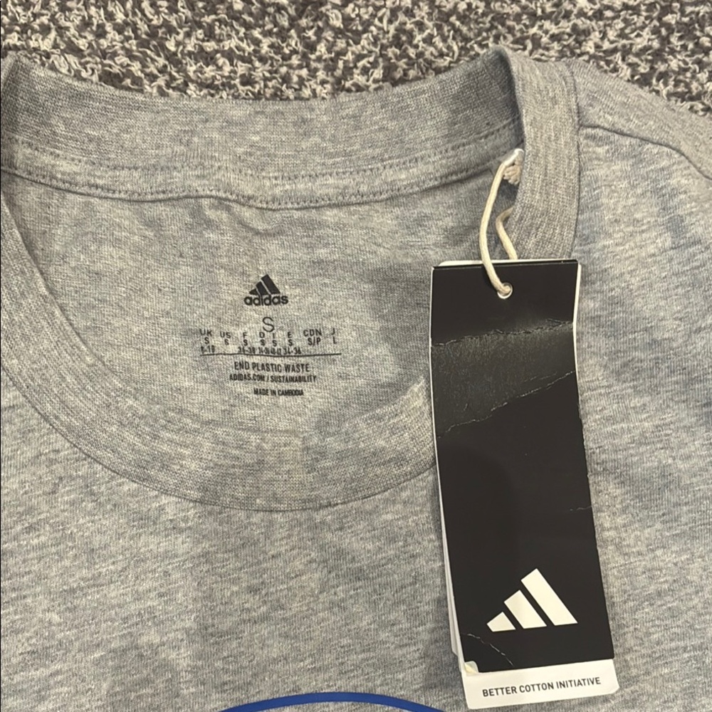 adidas Grey T-Shirt with Blue Boston Marathon 2023 Graphic - Picture 2 of 8